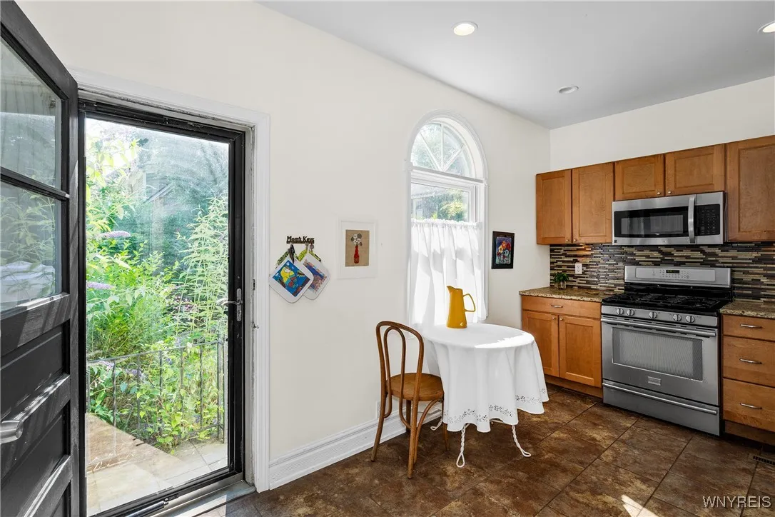 161 Mariner Street, Buffalo, New York 14201, Buffalo, New York 14201, 3 Bedrooms Bedrooms, 7 Rooms Rooms,2 BathroomsBathrooms,Residential,For Sale,161 Mariner Street, Buffalo, New York 14201,B1625338