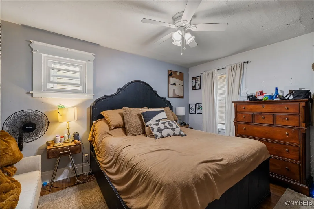 LOWER BEDROOM