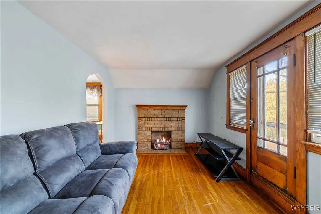UPPER LIVING ROOM