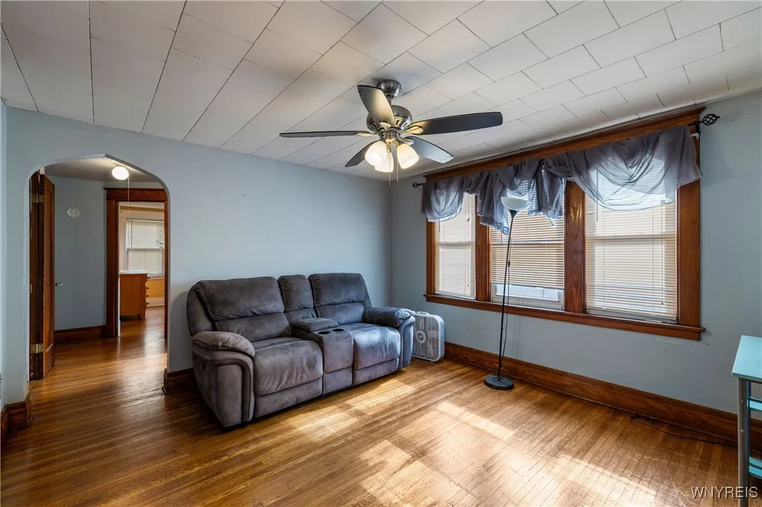 73 Easton Ave Avenue, Buffalo, New York 14215, Buffalo, New York 14215, 4 Bedrooms Bedrooms, ,2 BathroomsBathrooms,Residential,For Sale,73 Easton Ave Avenue, Buffalo, New York 14215,B1625653