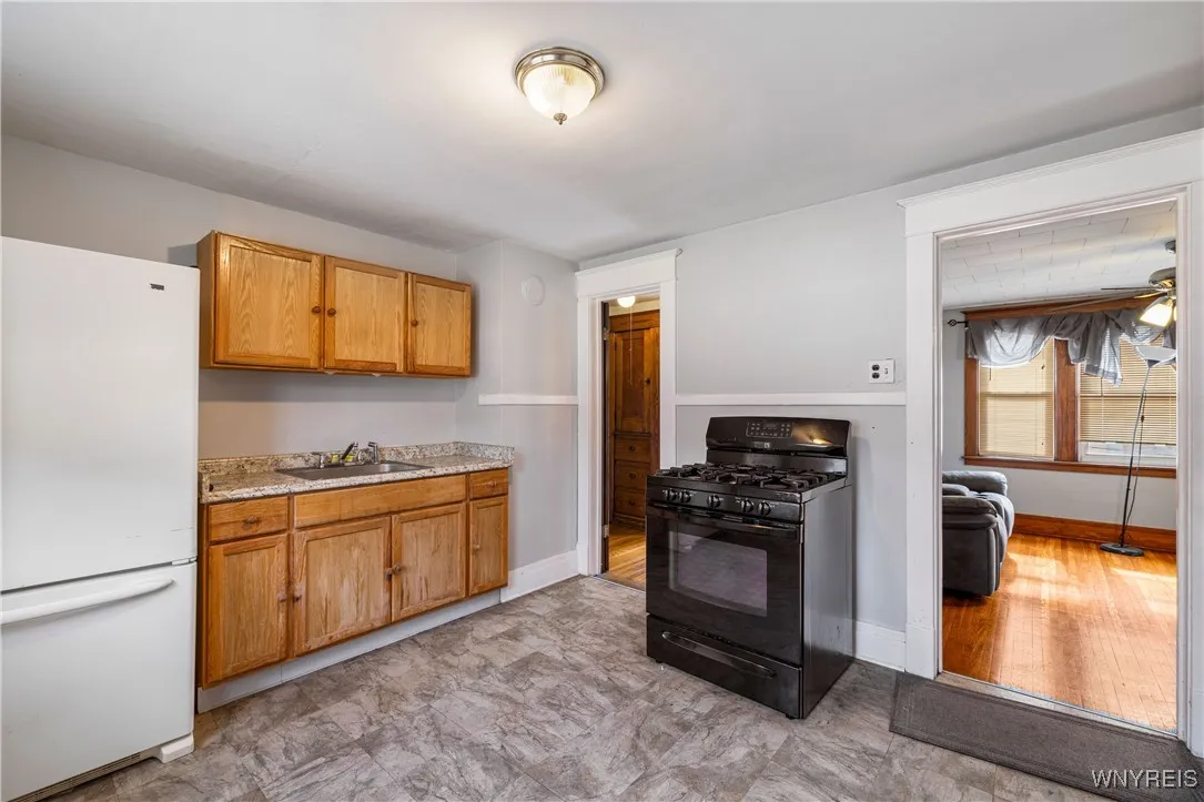 73 Easton Ave Avenue, Buffalo, New York 14215, Buffalo, New York 14215, 4 Bedrooms Bedrooms, ,2 BathroomsBathrooms,Residential,For Sale,73 Easton Ave Avenue, Buffalo, New York 14215,B1625653