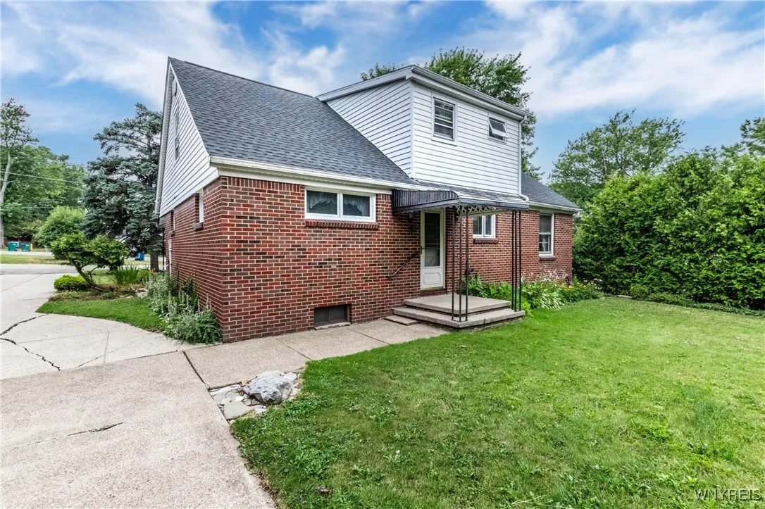 2608 Hawthorne Avenue, Hamburg, New York 14075, Hamburg, New York 14075, 4 Bedrooms Bedrooms, 7 Rooms Rooms,2 BathroomsBathrooms,Residential,Closed,2608 Hawthorne Avenue, Hamburg, New York 14075,0,B1625620