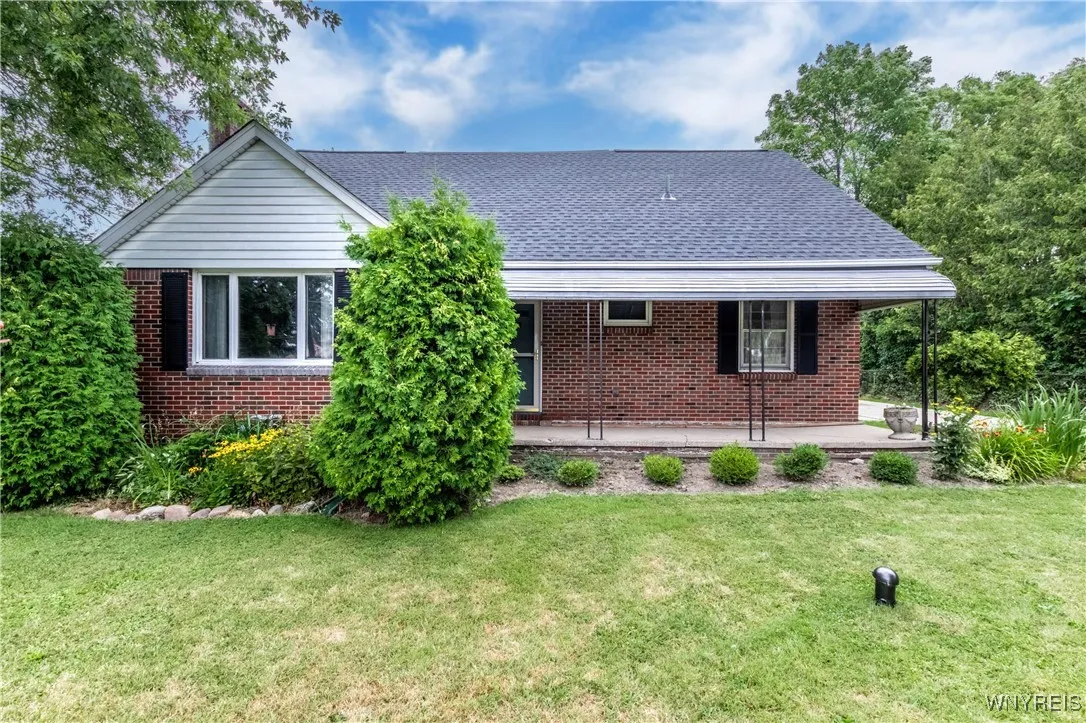 2608 Hawthorne Avenue, Hamburg, New York 14075, Hamburg, New York 14075, 4 Bedrooms Bedrooms, 7 Rooms Rooms,2 BathroomsBathrooms,Residential,Closed,2608 Hawthorne Avenue, Hamburg, New York 14075,0,B1625620