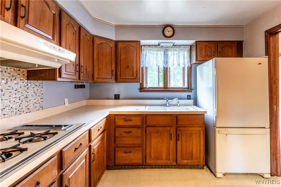 2608 Hawthorne Avenue, Hamburg, New York 14075, Hamburg, New York 14075, 4 Bedrooms Bedrooms, 7 Rooms Rooms,2 BathroomsBathrooms,Residential,Closed,2608 Hawthorne Avenue, Hamburg, New York 14075,0,B1625620