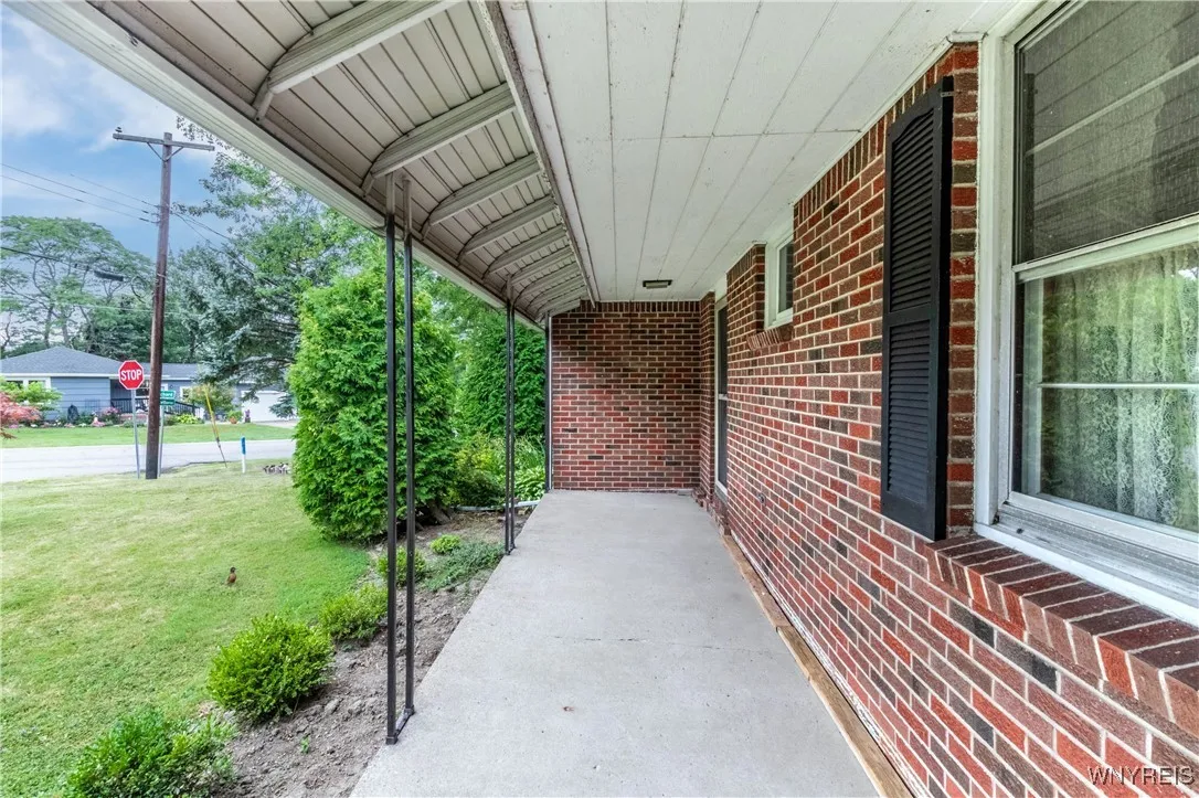 2608 Hawthorne Avenue, Hamburg, New York 14075, Hamburg, New York 14075, 4 Bedrooms Bedrooms, 7 Rooms Rooms,2 BathroomsBathrooms,Residential,Closed,2608 Hawthorne Avenue, Hamburg, New York 14075,0,B1625620