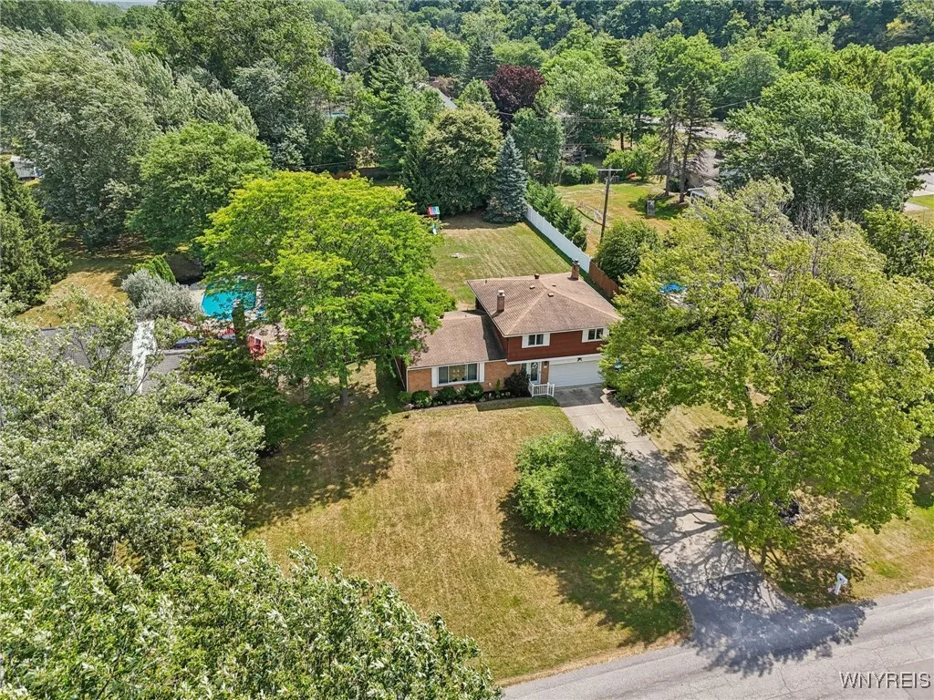 5261 Green Valley Drive, Clarence, New York 14031, Clarence, New York 14031, 4 Bedrooms Bedrooms, 10 Rooms Rooms,2 BathroomsBathrooms,Residential,Closed,5261 Green Valley Drive, Clarence, New York 14031,0,B1624176