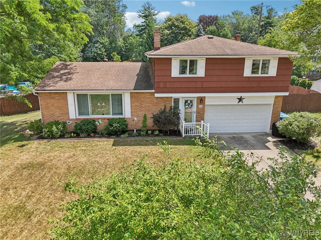 5261 Green Valley Drive, Clarence, New York 14031, Clarence, New York 14031, 4 Bedrooms Bedrooms, 10 Rooms Rooms,2 BathroomsBathrooms,Residential,Closed,5261 Green Valley Drive, Clarence, New York 14031,0,B1624176