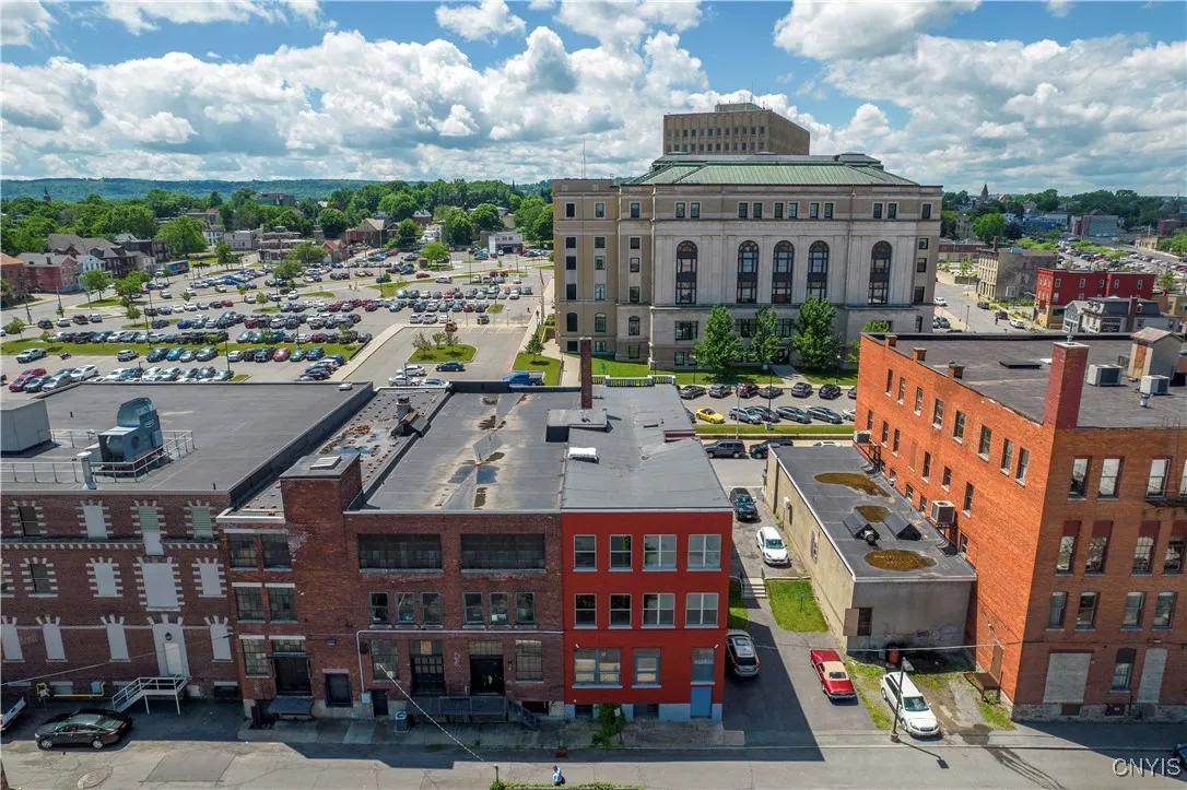 221 Elizabeth Street, Utica, New York 13501, Utica, New York 13501, 1 Bedroom Bedrooms, 4 Rooms Rooms,1 BathroomBathrooms,Residential Lease,For Rent,221 Elizabeth Street, Utica, New York 13501,S1625677