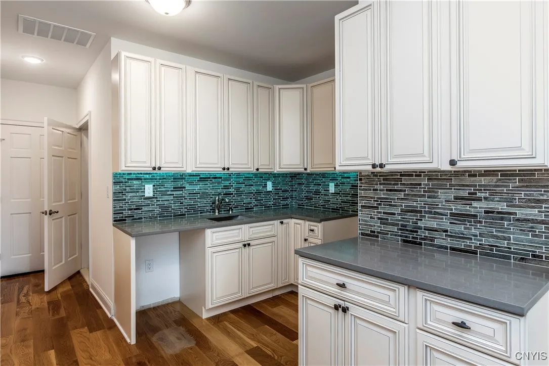 221 Elizabeth Street, Utica, New York 13501, Utica, New York 13501, 1 Bedroom Bedrooms, 4 Rooms Rooms,1 BathroomBathrooms,Residential Lease,For Rent,221 Elizabeth Street, Utica, New York 13501,S1625677