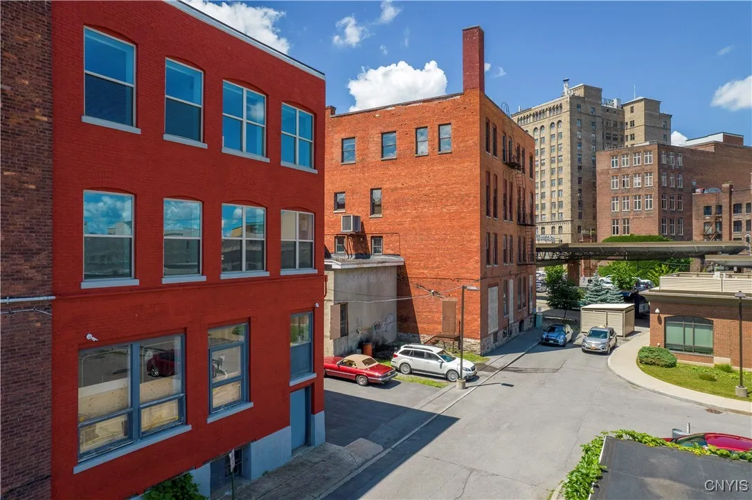 221 Elizabeth Street, Utica, New York 13501, Utica, New York 13501, 1 Bedroom Bedrooms, 4 Rooms Rooms,1 BathroomBathrooms,Residential Lease,For Rent,221 Elizabeth Street, Utica, New York 13501,S1625677