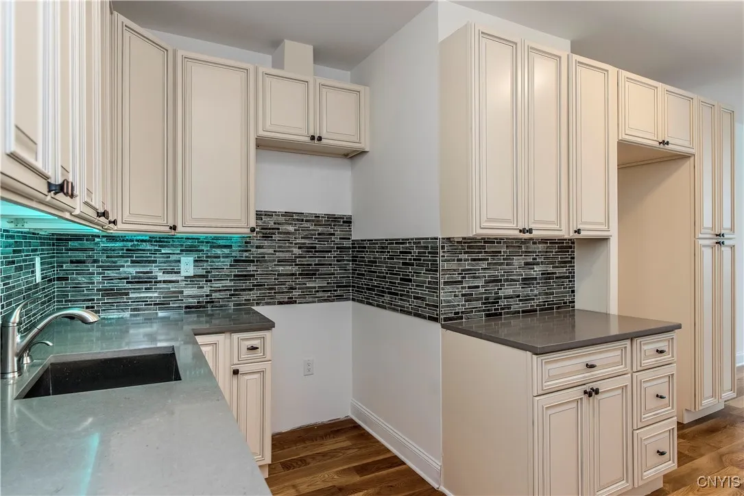 221 Elizabeth Street, Utica, New York 13501, Utica, New York 13501, 1 Bedroom Bedrooms, 4 Rooms Rooms,1 BathroomBathrooms,Residential Lease,For Rent,221 Elizabeth Street, Utica, New York 13501,S1625677