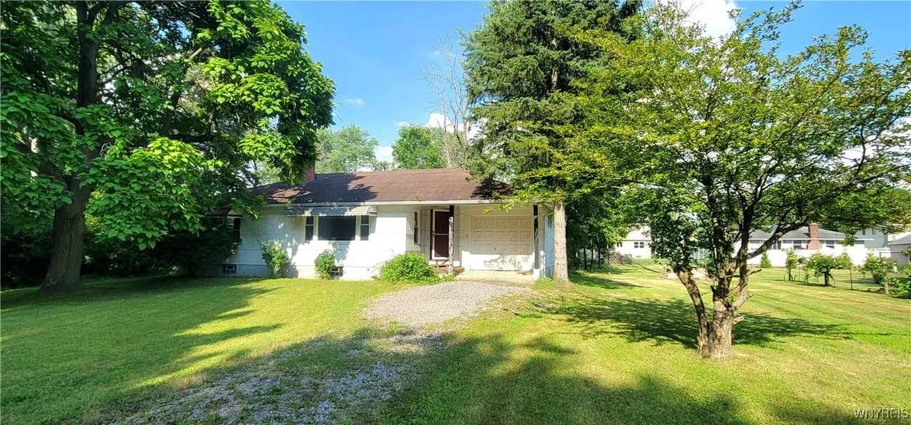 33 Heim Road, Amherst, New York 14221, Amherst, New York 14221, 3 Bedrooms Bedrooms, 5 Rooms Rooms,Residential,For Sale,33 Heim Road, Amherst, New York 14221,B1625685