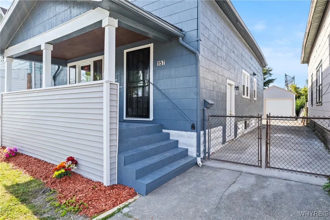 157 Roosevelt Avenue, Buffalo, New York 14215, Buffalo, New York 14215, 4 Bedrooms Bedrooms, 7 Rooms Rooms,2 BathroomsBathrooms,Residential,For Sale,157 Roosevelt Avenue, Buffalo, New York 14215,0,B1625449