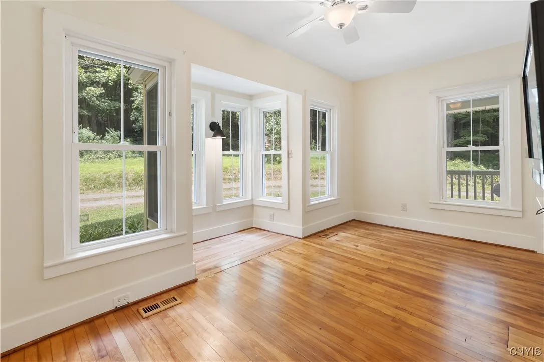 136 Hillside Drive, Manlius, New York 13104, Manlius, New York 13104, 3 Bedrooms Bedrooms, 7 Rooms Rooms,2 BathroomsBathrooms,Residential,Closed,136 Hillside Drive, Manlius, New York 13104,0,S1619760