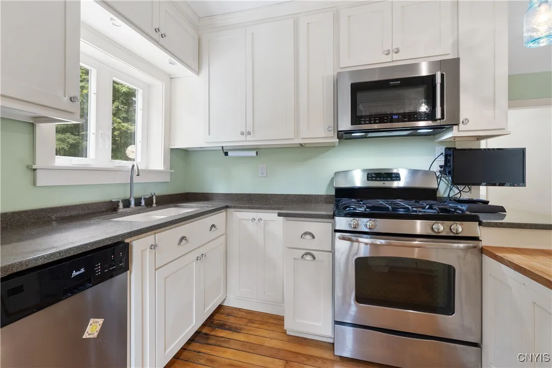 136 Hillside Drive, Manlius, New York 13104, Manlius, New York 13104, 3 Bedrooms Bedrooms, 7 Rooms Rooms,2 BathroomsBathrooms,Residential,Closed,136 Hillside Drive, Manlius, New York 13104,0,S1619760