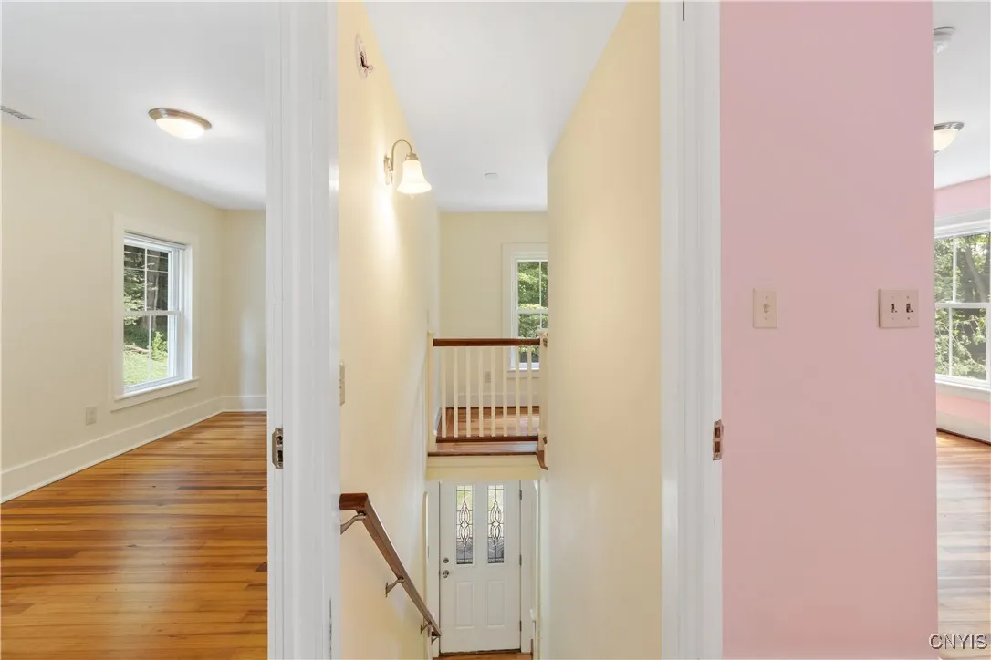 136 Hillside Drive, Manlius, New York 13104, Manlius, New York 13104, 3 Bedrooms Bedrooms, 7 Rooms Rooms,2 BathroomsBathrooms,Residential,Closed,136 Hillside Drive, Manlius, New York 13104,0,S1619760