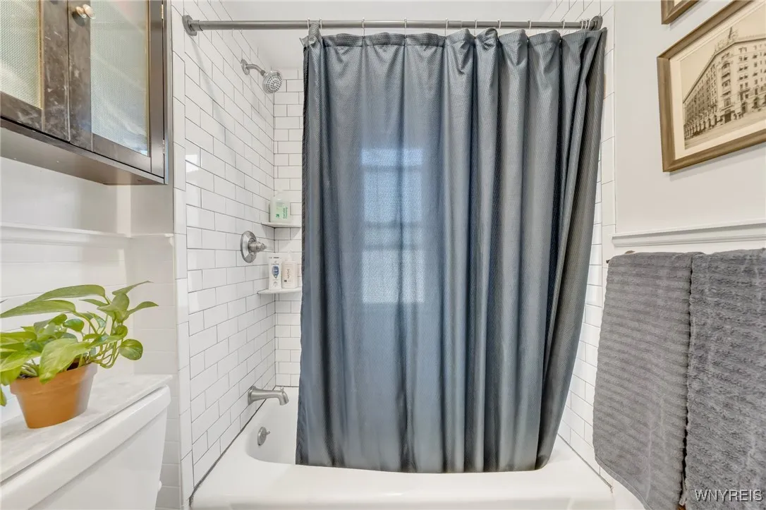 532 Bird Avenue, Buffalo, New York 14222, Buffalo, New York 14222, 3 Bedrooms Bedrooms, 7 Rooms Rooms,1 BathroomBathrooms,Residential,For Sale,532 Bird Avenue, Buffalo, New York 14222,B1625729