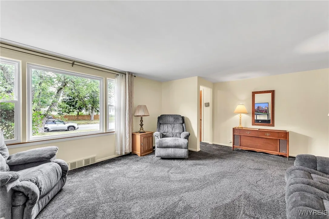 249 Dunlop Avenue, Tonawanda, New York 14150, Tonawanda, New York 14150, 4 Bedrooms Bedrooms, ,2 BathroomsBathrooms,Residential,For Sale,249 Dunlop Avenue, Tonawanda, New York 14150,B1625730