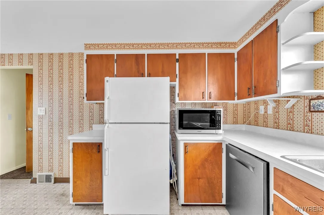 249 Dunlop Avenue, Tonawanda, New York 14150, Tonawanda, New York 14150, 4 Bedrooms Bedrooms, ,2 BathroomsBathrooms,Residential,For Sale,249 Dunlop Avenue, Tonawanda, New York 14150,B1625730