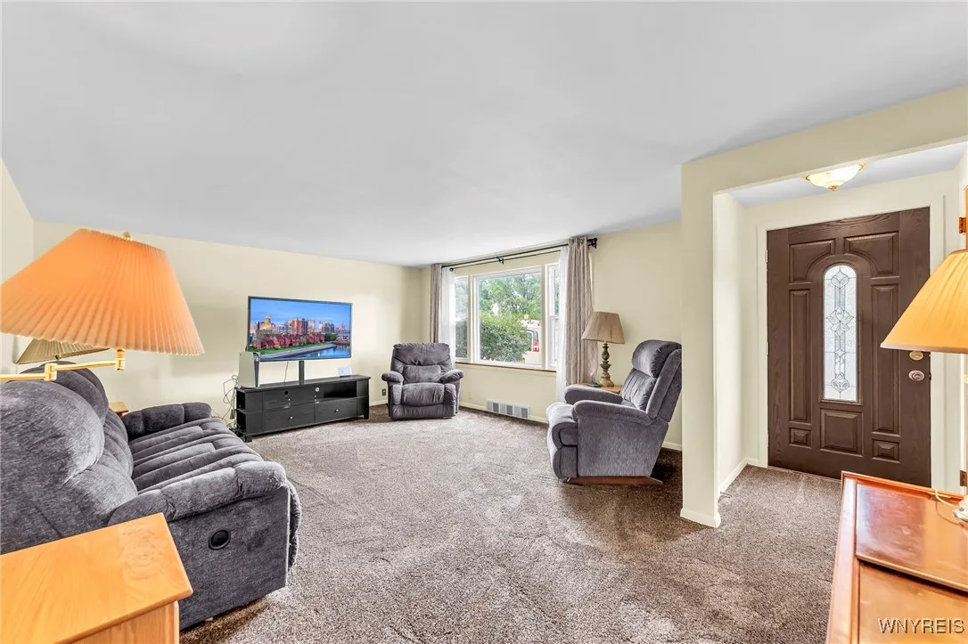 249 Dunlop Avenue, Tonawanda, New York 14150, Tonawanda, New York 14150, 4 Bedrooms Bedrooms, ,2 BathroomsBathrooms,Residential,For Sale,249 Dunlop Avenue, Tonawanda, New York 14150,B1625730