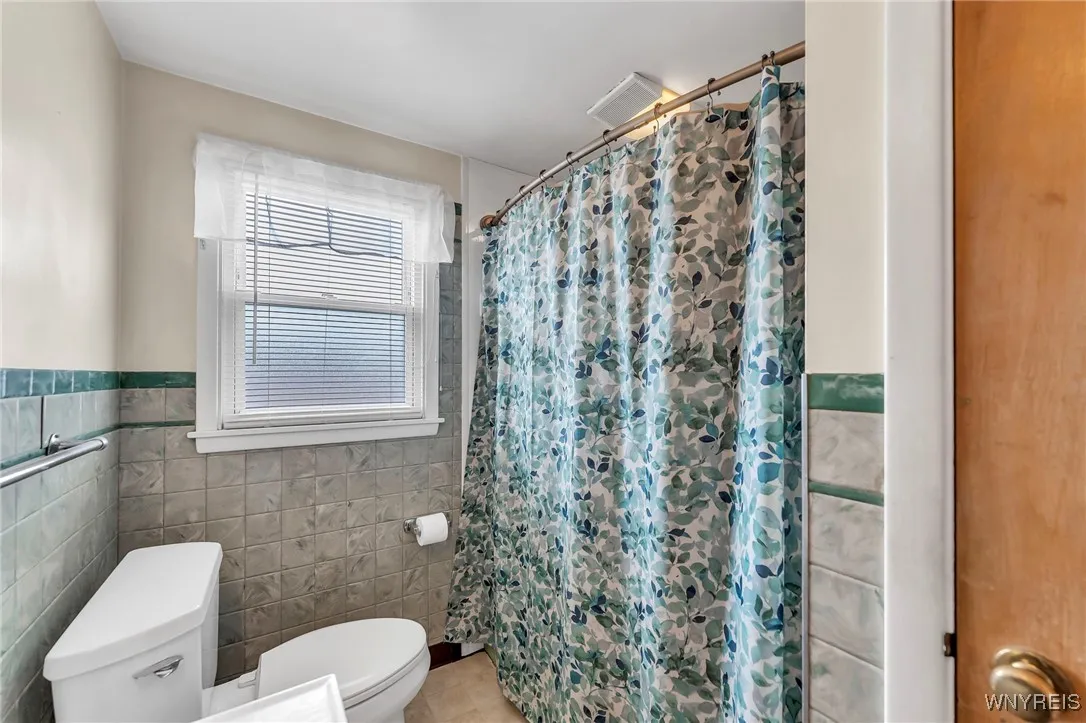 249 Dunlop Avenue, Tonawanda, New York 14150, Tonawanda, New York 14150, 4 Bedrooms Bedrooms, ,2 BathroomsBathrooms,Residential,For Sale,249 Dunlop Avenue, Tonawanda, New York 14150,B1625730