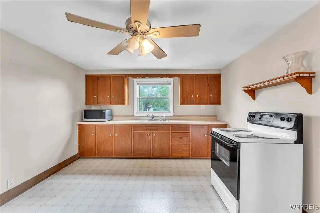 249 Dunlop Avenue, Tonawanda, New York 14150, Tonawanda, New York 14150, 4 Bedrooms Bedrooms, ,2 BathroomsBathrooms,Residential,For Sale,249 Dunlop Avenue, Tonawanda, New York 14150,B1625730