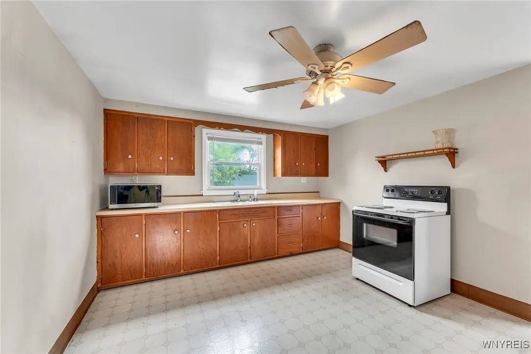 249 Dunlop Avenue, Tonawanda, New York 14150, Tonawanda, New York 14150, 4 Bedrooms Bedrooms, ,2 BathroomsBathrooms,Residential,For Sale,249 Dunlop Avenue, Tonawanda, New York 14150,B1625730