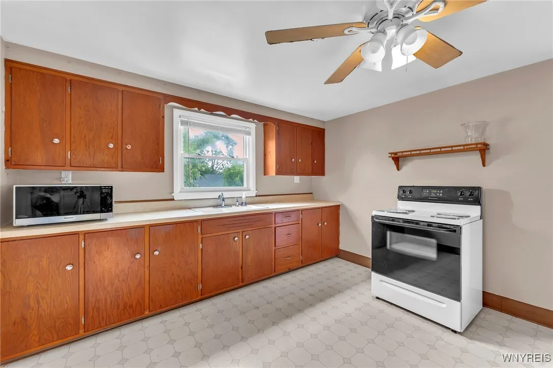 249 Dunlop Avenue, Tonawanda, New York 14150, Tonawanda, New York 14150, 4 Bedrooms Bedrooms, ,2 BathroomsBathrooms,Residential,For Sale,249 Dunlop Avenue, Tonawanda, New York 14150,B1625730