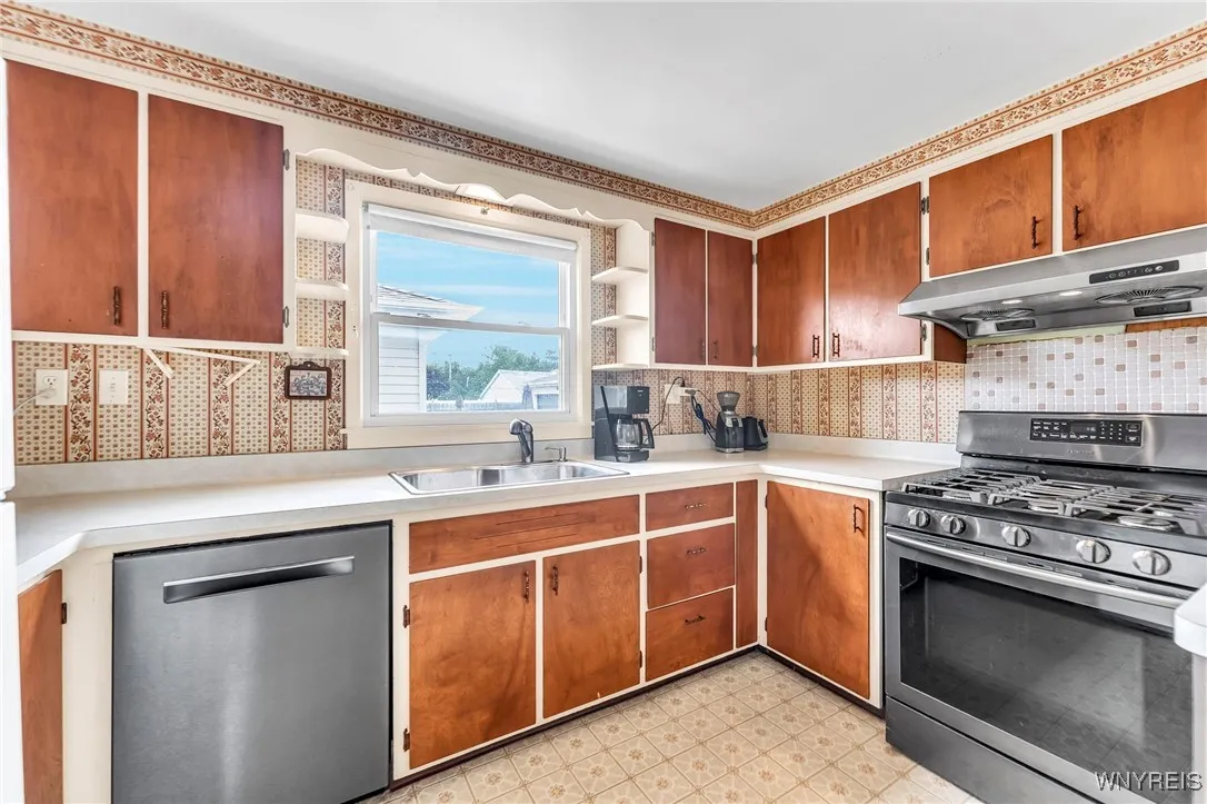 249 Dunlop Avenue, Tonawanda, New York 14150, Tonawanda, New York 14150, 4 Bedrooms Bedrooms, ,2 BathroomsBathrooms,Residential,For Sale,249 Dunlop Avenue, Tonawanda, New York 14150,B1625730