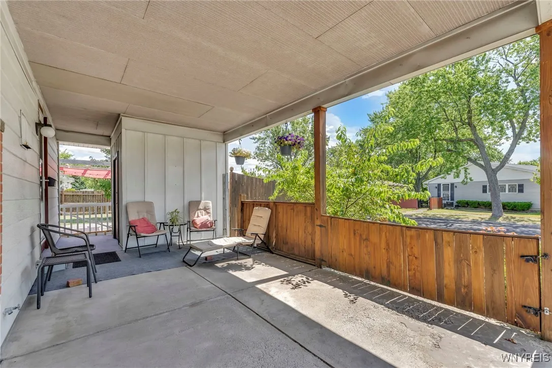 193 Jamaica Road, Tonawanda, New York 14150, Tonawanda, New York 14150, 3 Bedrooms Bedrooms, 9 Rooms Rooms,1 BathroomBathrooms,Residential,For Sale,193 Jamaica Road, Tonawanda, New York 14150,B1625732