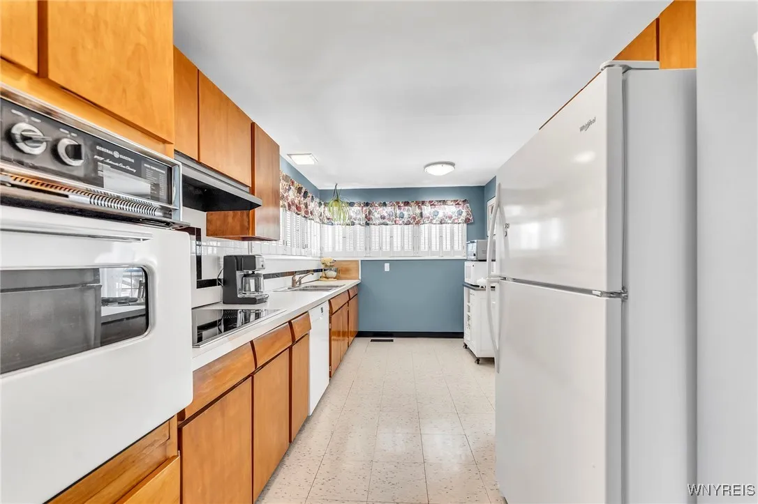193 Jamaica Road, Tonawanda, New York 14150, Tonawanda, New York 14150, 3 Bedrooms Bedrooms, 9 Rooms Rooms,1 BathroomBathrooms,Residential,For Sale,193 Jamaica Road, Tonawanda, New York 14150,B1625732