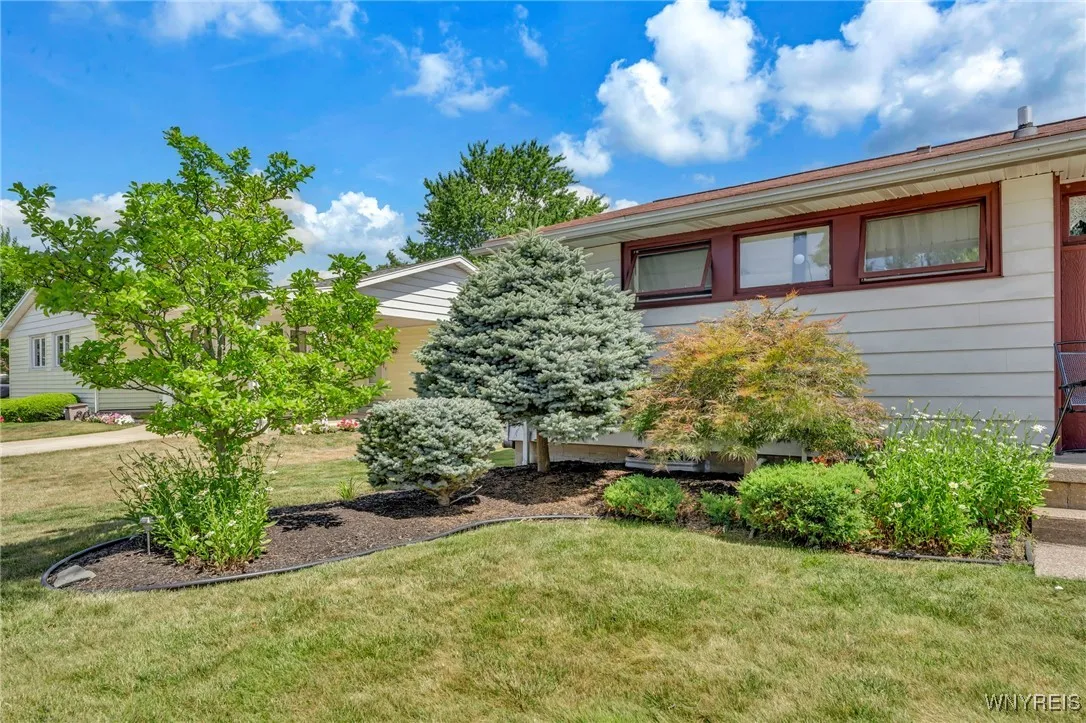 193 Jamaica Road, Tonawanda, New York 14150, Tonawanda, New York 14150, 3 Bedrooms Bedrooms, 9 Rooms Rooms,1 BathroomBathrooms,Residential,For Sale,193 Jamaica Road, Tonawanda, New York 14150,B1625732