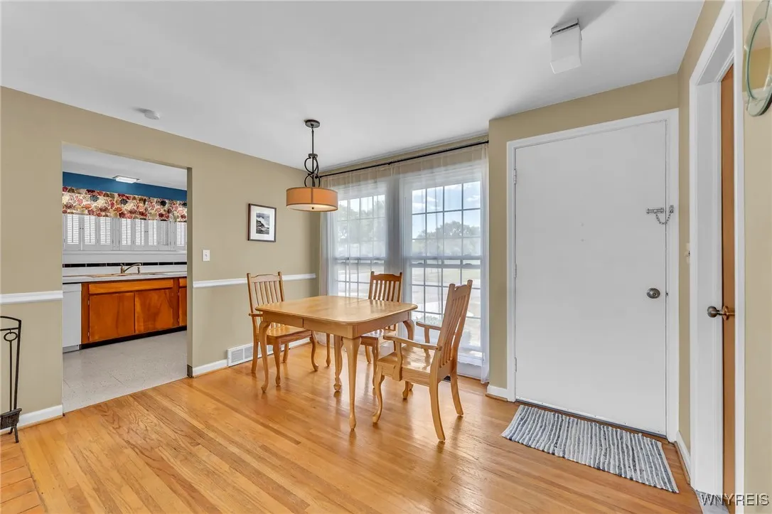 193 Jamaica Road, Tonawanda, New York 14150, Tonawanda, New York 14150, 3 Bedrooms Bedrooms, 9 Rooms Rooms,1 BathroomBathrooms,Residential,For Sale,193 Jamaica Road, Tonawanda, New York 14150,B1625732