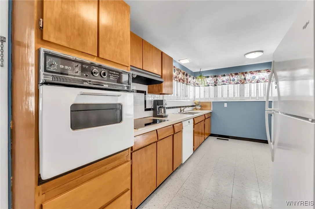 193 Jamaica Road, Tonawanda, New York 14150, Tonawanda, New York 14150, 3 Bedrooms Bedrooms, 9 Rooms Rooms,1 BathroomBathrooms,Residential,For Sale,193 Jamaica Road, Tonawanda, New York 14150,B1625732