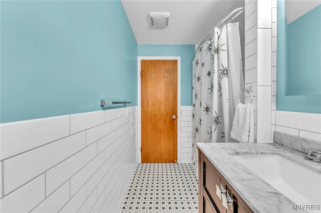 193 Jamaica Road, Tonawanda, New York 14150, Tonawanda, New York 14150, 3 Bedrooms Bedrooms, 9 Rooms Rooms,1 BathroomBathrooms,Residential,For Sale,193 Jamaica Road, Tonawanda, New York 14150,B1625732