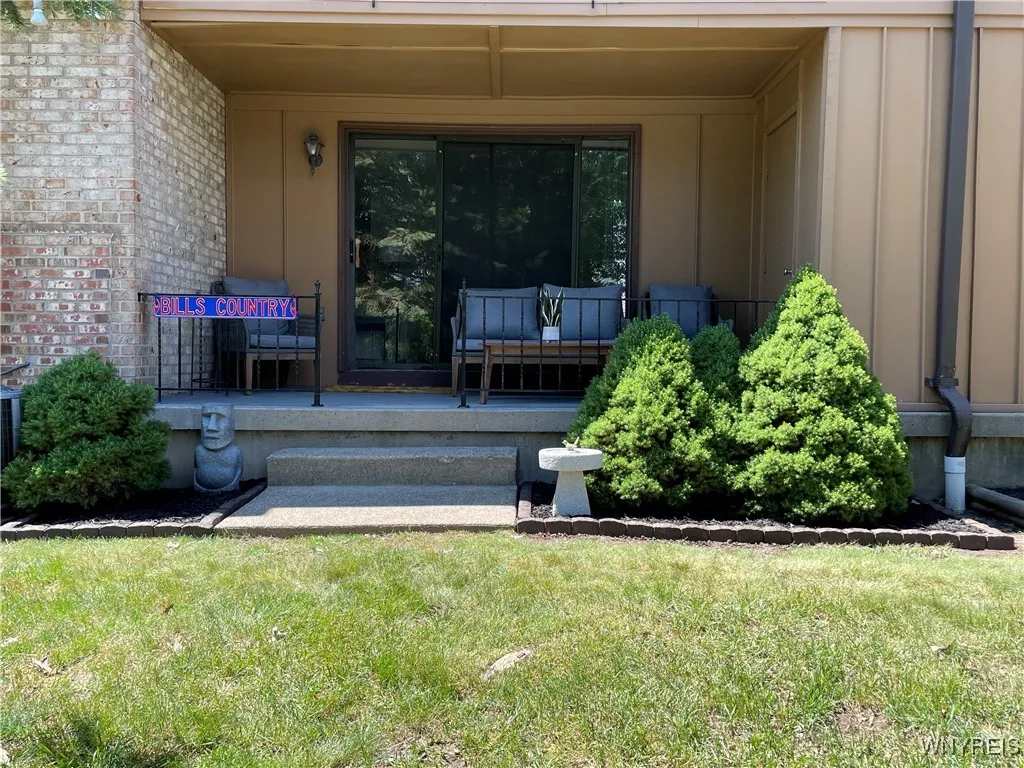 5 Greenwich Drive 2, Amherst, New York 14228, Amherst, New York 14228, 2 Bedrooms Bedrooms, 6 Rooms Rooms,1 BathroomBathrooms,Residential,For Sale,5 Greenwich Drive 2, Amherst, New York 14228,B1625738