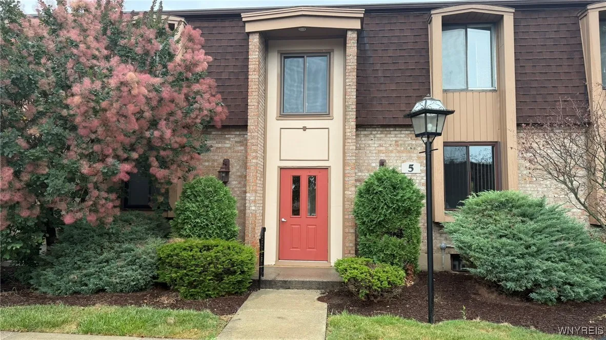 5 Greenwich Drive 2, Amherst, New York 14228, Amherst, New York 14228, 2 Bedrooms Bedrooms, 6 Rooms Rooms,1 BathroomBathrooms,Residential,For Sale,5 Greenwich Drive 2, Amherst, New York 14228,B1625738