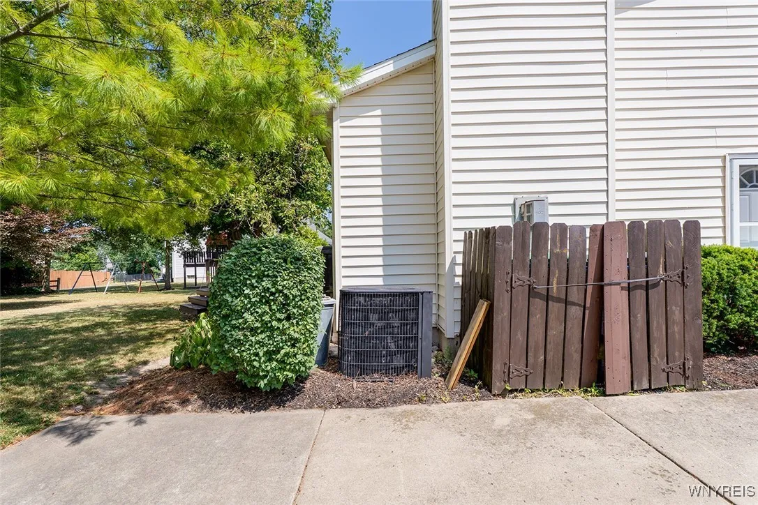 2 San Pablo Court, Amherst, New York 14051, Amherst, New York 14051, 4 Bedrooms Bedrooms, 11 Rooms Rooms,2 BathroomsBathrooms,Residential,Closed,2 San Pablo Court, Amherst, New York 14051,0,B1625578