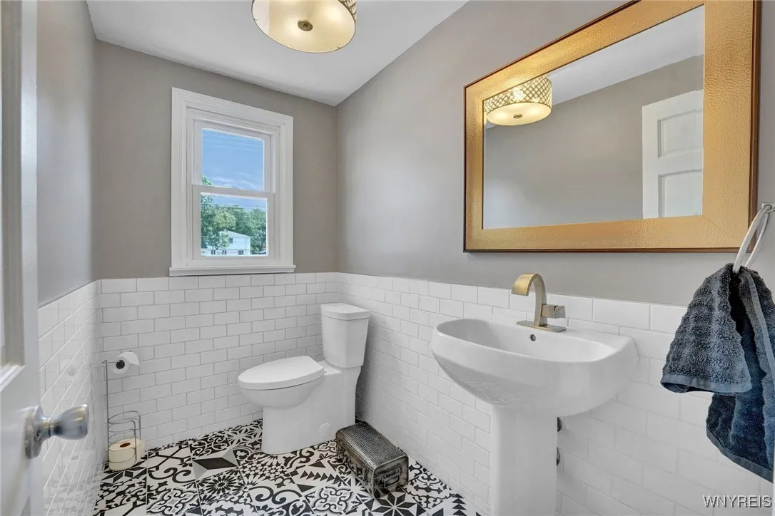 235 Old Lyme Drive, Amherst, New York 14221, Amherst, New York 14221, 5 Bedrooms Bedrooms, 12 Rooms Rooms,2 BathroomsBathrooms,Residential,For Sale,235 Old Lyme Drive, Amherst, New York 14221,B1625260