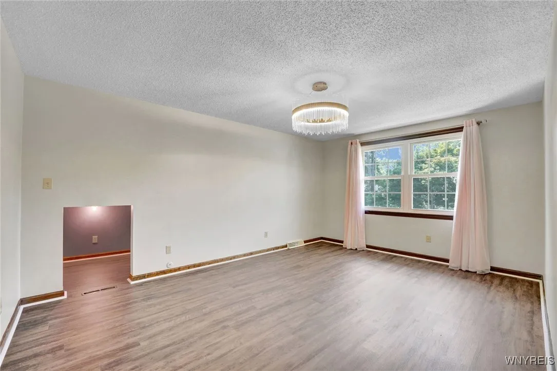235 Old Lyme Drive, Amherst, New York 14221, Amherst, New York 14221, 5 Bedrooms Bedrooms, 12 Rooms Rooms,2 BathroomsBathrooms,Residential,For Sale,235 Old Lyme Drive, Amherst, New York 14221,B1625260