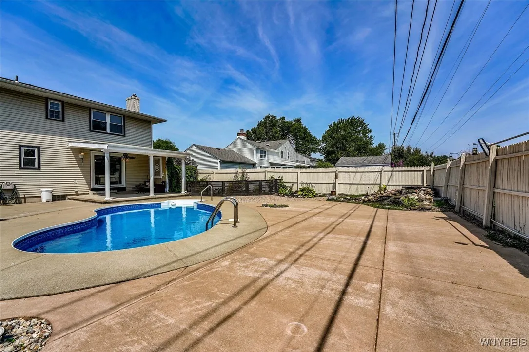 235 Old Lyme Drive, Amherst, New York 14221, Amherst, New York 14221, 5 Bedrooms Bedrooms, 12 Rooms Rooms,2 BathroomsBathrooms,Residential,For Sale,235 Old Lyme Drive, Amherst, New York 14221,B1625260