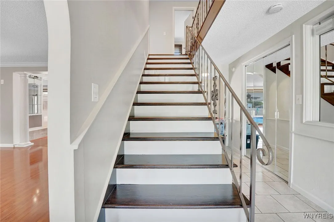 235 Old Lyme Drive, Amherst, New York 14221, Amherst, New York 14221, 5 Bedrooms Bedrooms, 12 Rooms Rooms,2 BathroomsBathrooms,Residential,For Sale,235 Old Lyme Drive, Amherst, New York 14221,B1625260