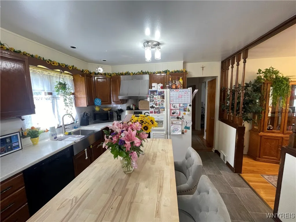 103 Maryon Drive, West Seneca, New York 14220, West Seneca, New York 14220, 3 Bedrooms Bedrooms, 7 Rooms Rooms,2 BathroomsBathrooms,Residential,For Sale,103 Maryon Drive, West Seneca, New York 14220,B1625768