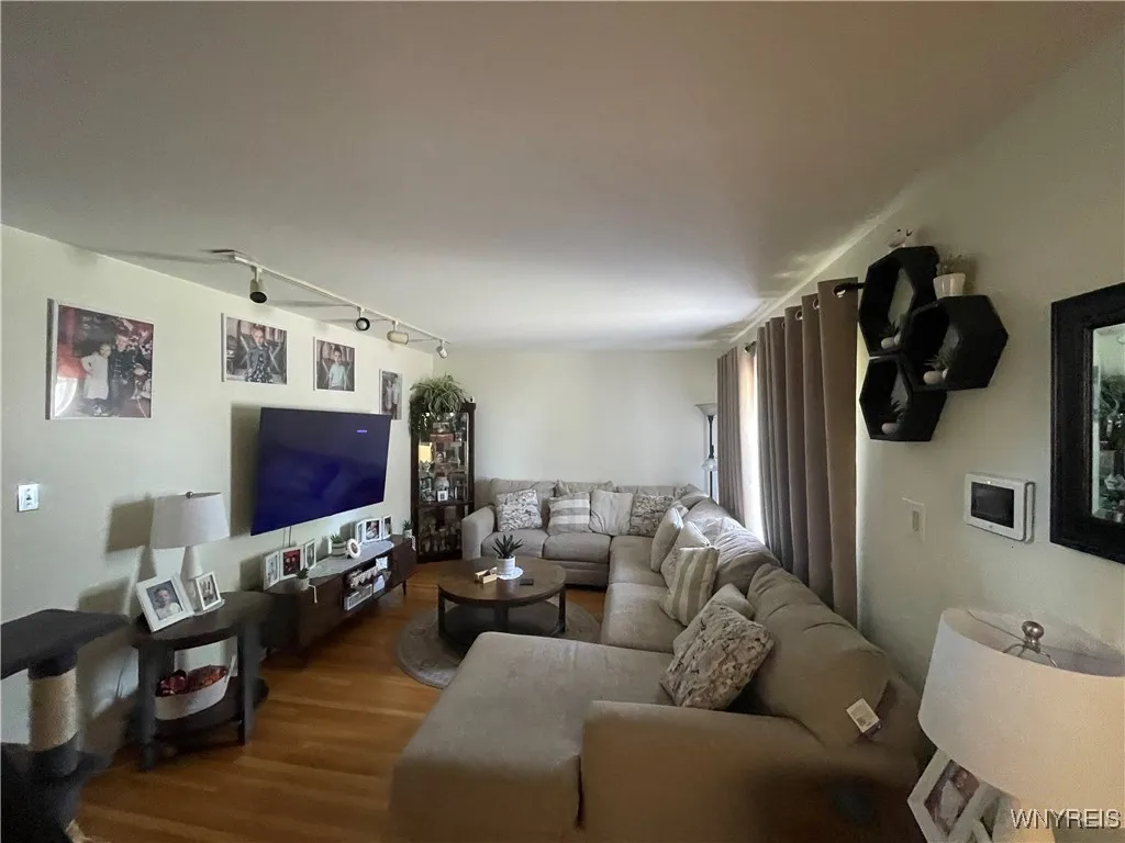 103 Maryon Drive, West Seneca, New York 14220, West Seneca, New York 14220, 3 Bedrooms Bedrooms, 7 Rooms Rooms,2 BathroomsBathrooms,Residential,For Sale,103 Maryon Drive, West Seneca, New York 14220,B1625768