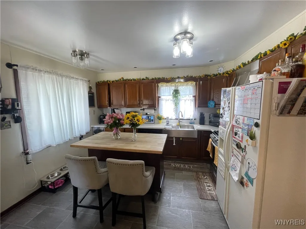 103 Maryon Drive, West Seneca, New York 14220, West Seneca, New York 14220, 3 Bedrooms Bedrooms, 7 Rooms Rooms,2 BathroomsBathrooms,Residential,For Sale,103 Maryon Drive, West Seneca, New York 14220,B1625768