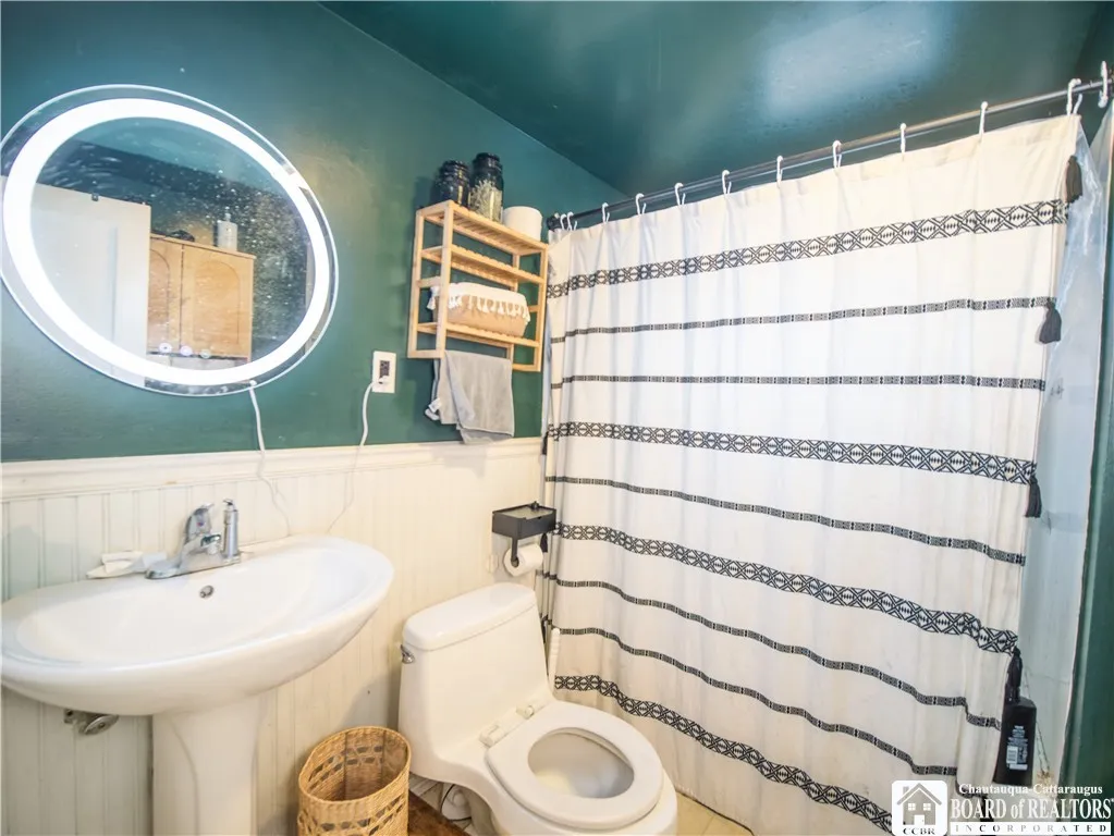 136 South Martin Street, Dunkirk, New York 14048, Dunkirk, New York 14048, 3 Bedrooms Bedrooms, 7 Rooms Rooms,1 BathroomBathrooms,Residential,For Sale,136 South Martin Street, Dunkirk, New York 14048,R1625775