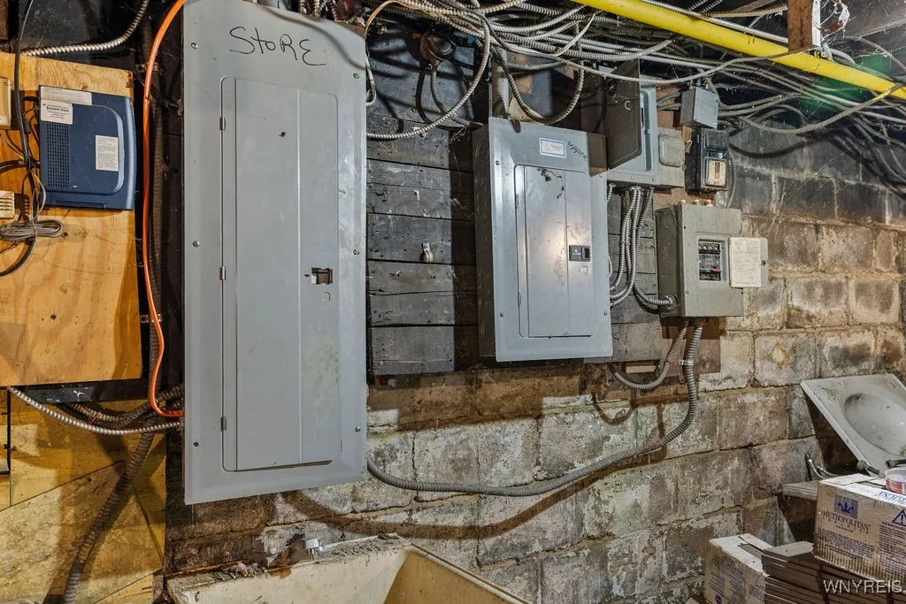 615 Hopkins Street, Buffalo, New York 14220, Buffalo, New York 14220, ,Commercial Sale,For Sale,615 Hopkins Street, Buffalo, New York 14220,B1625588