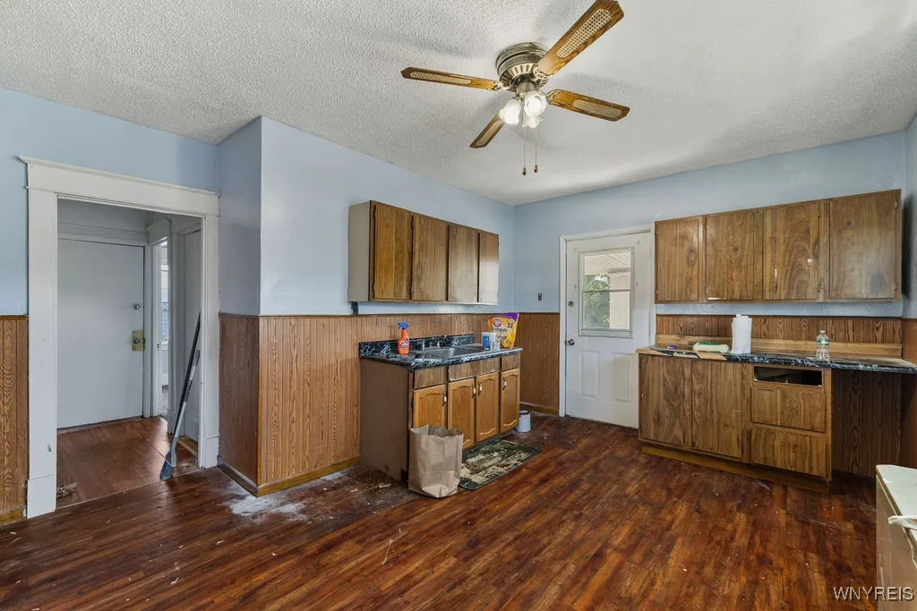 615 Hopkins Street, Buffalo, New York 14220, Buffalo, New York 14220, ,Commercial Sale,For Sale,615 Hopkins Street, Buffalo, New York 14220,B1625588