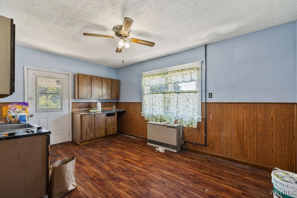 615 Hopkins Street, Buffalo, New York 14220, Buffalo, New York 14220, ,Commercial Sale,For Sale,615 Hopkins Street, Buffalo, New York 14220,B1625588