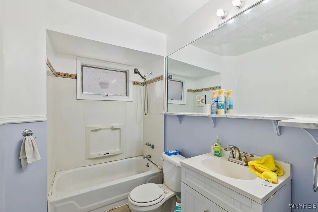 615 Hopkins Street, Buffalo, New York 14220, Buffalo, New York 14220, ,Commercial Sale,For Sale,615 Hopkins Street, Buffalo, New York 14220,B1625588